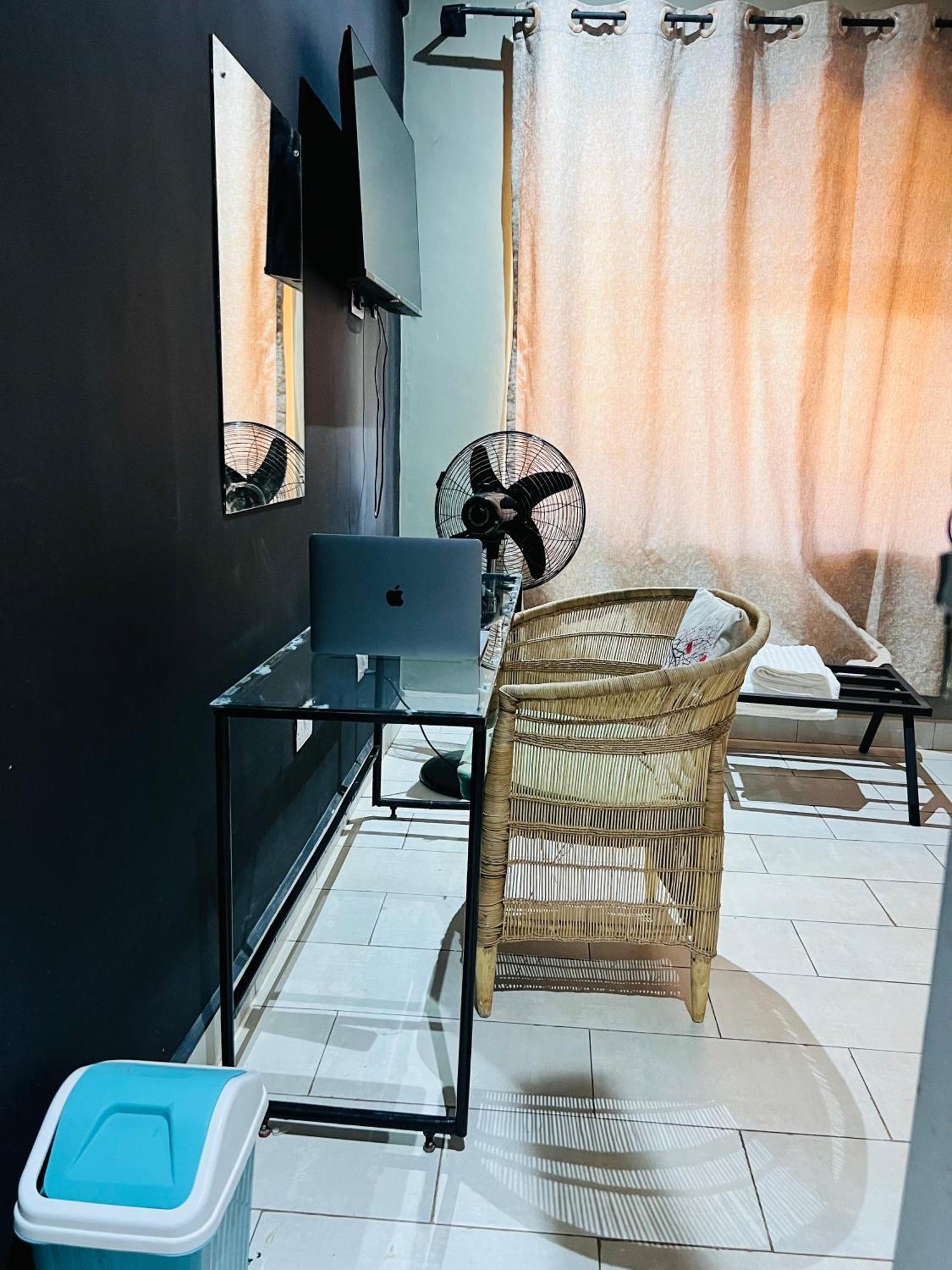 The Shed Venue & Boutique Hotel Лилонгве Экстерьер фото